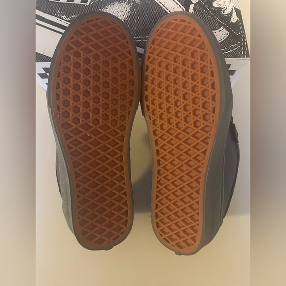 Vans Skate Chukka Low: Wmns: Sz 6 - Picture 3 of 5